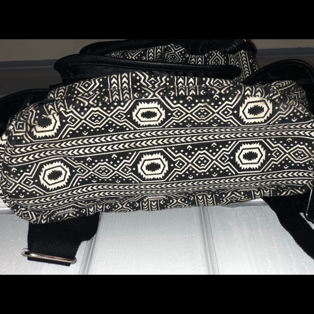 Backpack - Picture 3 of 4